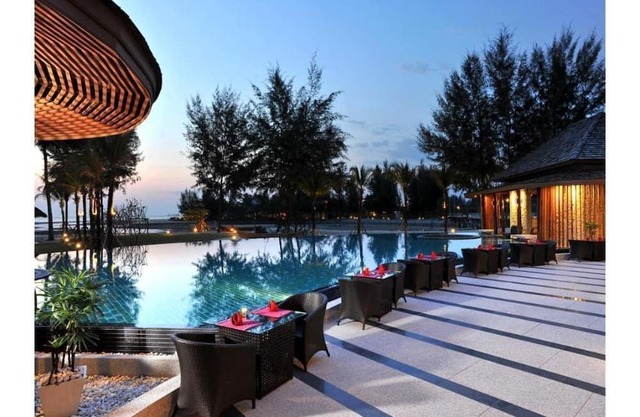 Jacuzzi Villa en Khao Lak con un romántico Jacuzzi al aire libre JV # 4