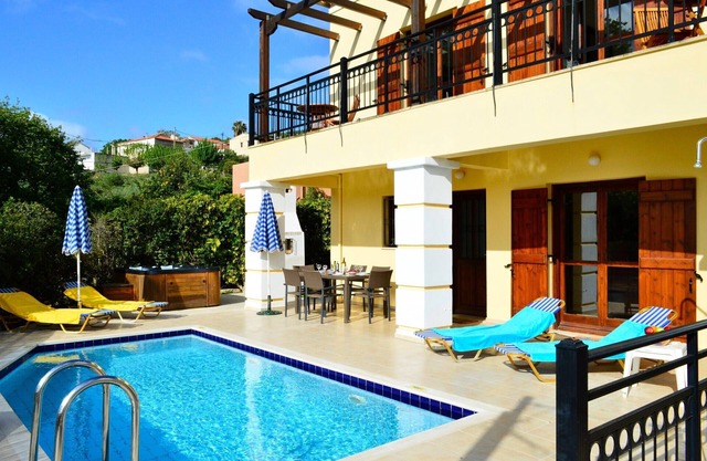 jacuzzi★BBQ area★ Private pool