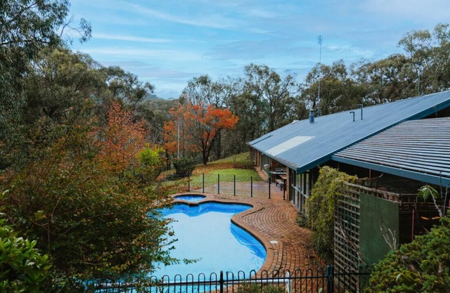 ‘Jade Hill Retreat’ - Escape to the High Country