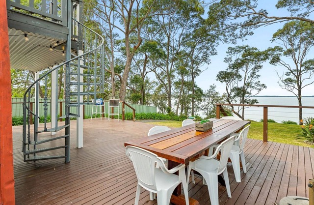 Jado on the Lake, Jervis Bay