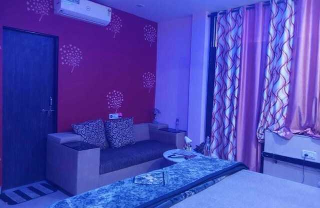 Jaipur Mingle - The CoupleStay Hourly And Daily Tariff Available