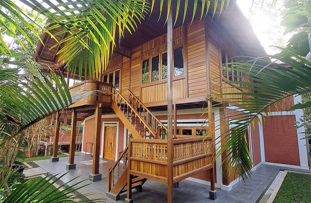 Jambuluwuk Convention Hall & Resort Batu
