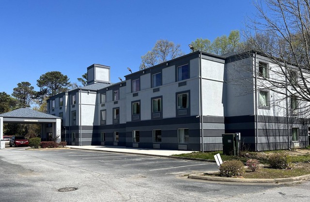 JamesTown Inn