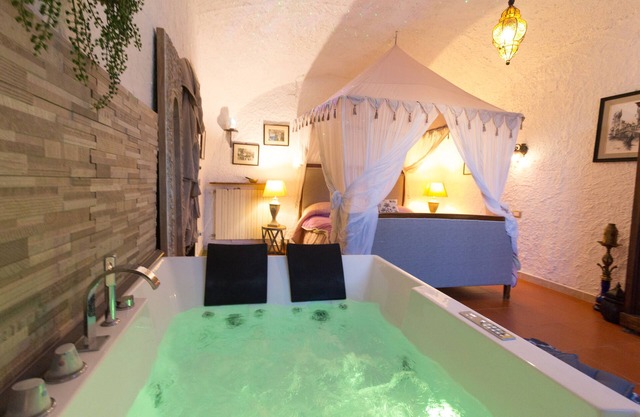 Jamm Suite - Patio with BBQ & hot tub