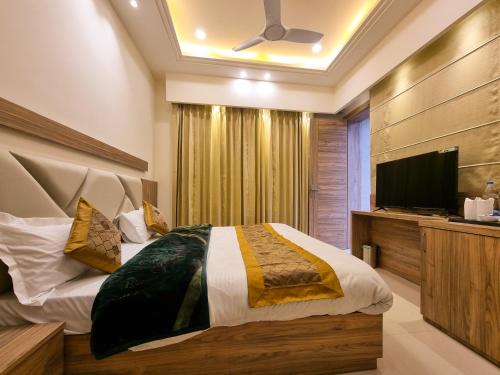 Jannat Hotel