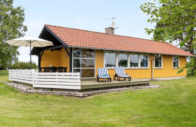 "Janne" - 400m from the sea by Interhome