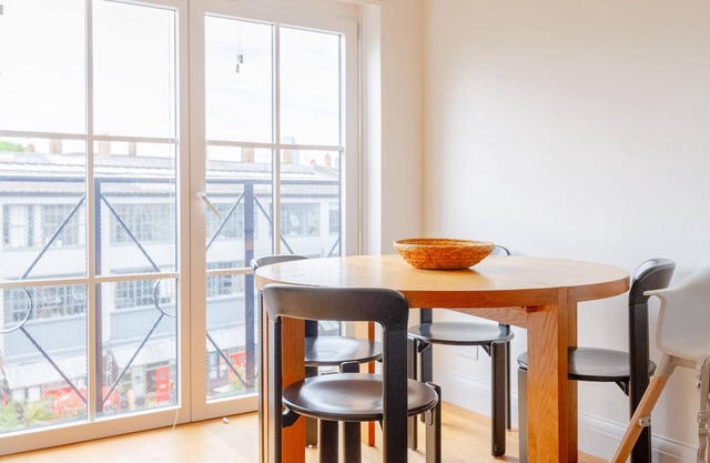 Japanese-Inspired 1BD Flat by Regent's Canal