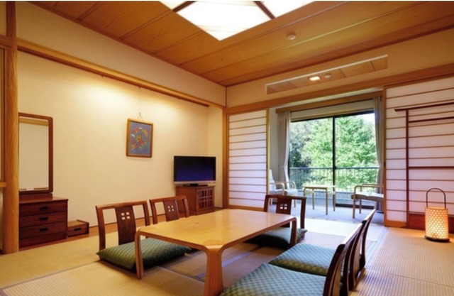 Japanesestyle room with 10 tatami mats and a bath / Iwanuma Miyagi
