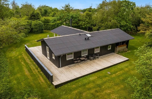 "Jarno" - 1km from the sea by Interhome