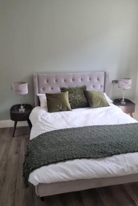 Jasmin Apartments - Luxury 1 & 2 Bedroom units with Free Parking