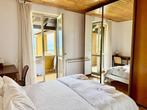 Jasmine Demi- Cote apartement