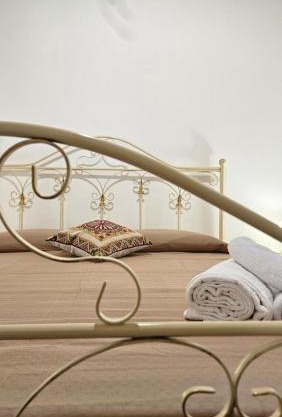 Jasmine House Ustica heart