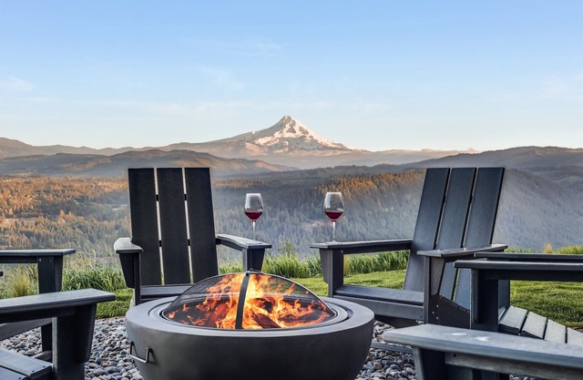 Unmatched Mt Hood Views! Fire Pit