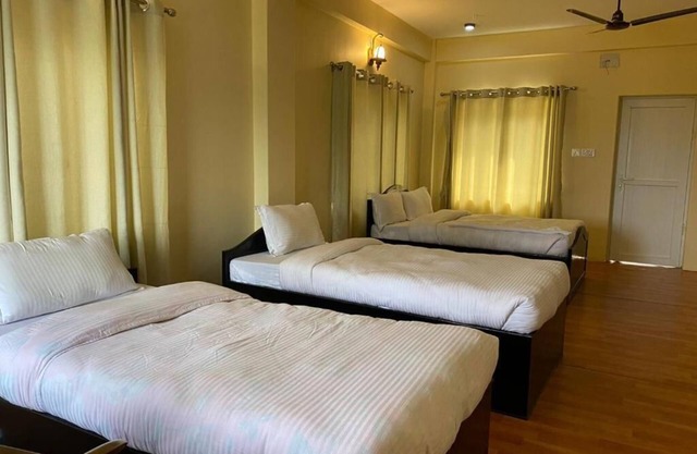 Jay shambhoo pumdikot lodge & restaurant