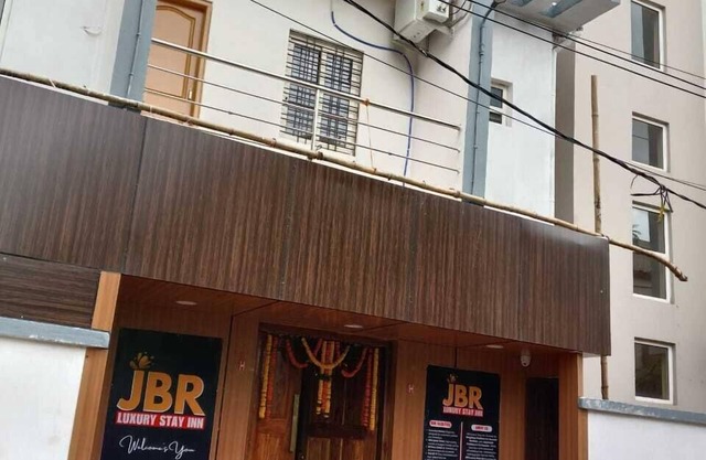 JBR STAY INN