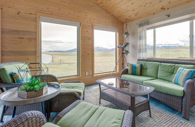Jefferson Home w/ Mountain Views: Near Ski Slopes!
