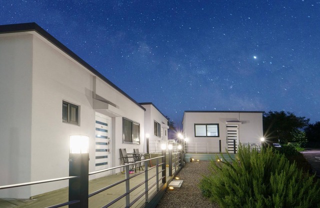 Jeju Joyhouse
