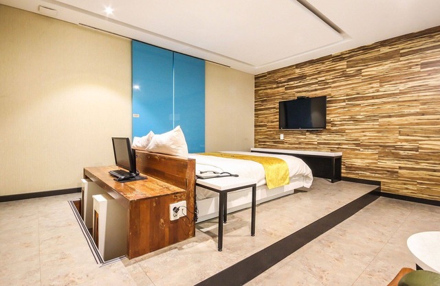 Jeonju Sinsigaji Hotel Pop