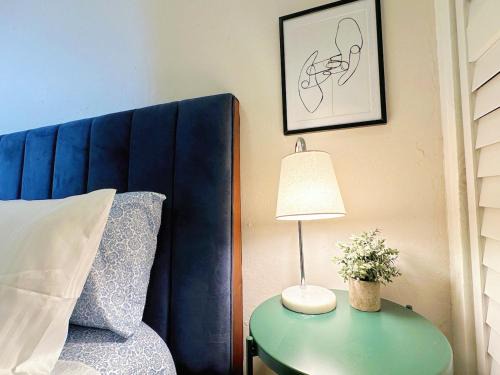 Jetsetter's Retreat Chic Studio Minutes from SJU