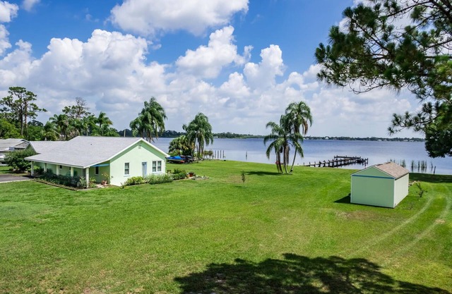 Serena casa en el lago Sebring