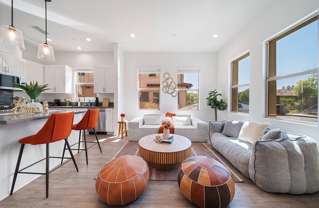 Jie’s Walnut Bloom｜Stylish 3B2.5B Residence
