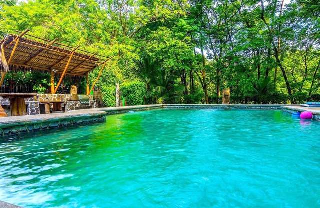 Paradise Beach House w / piscina privada! Ahora disponible $ 1995- $ 2995 / semana y $ 299- $ 399 / nt