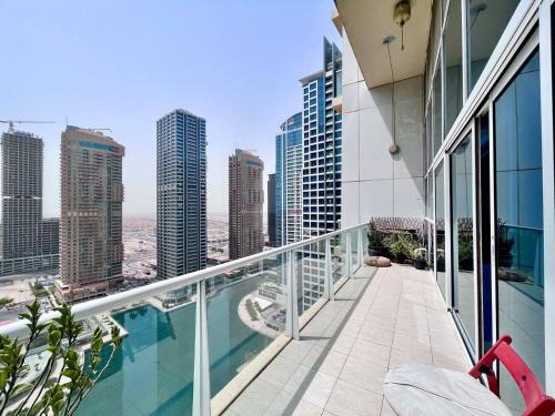 Jlt Spacious Corner Duplex Loft Panoramic Views