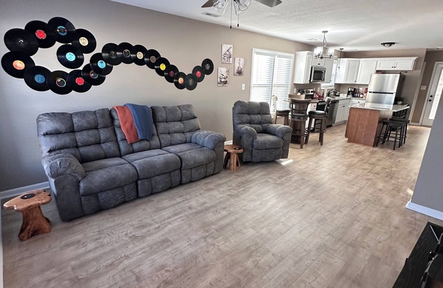 Joe's Retreat: A charming 3-bedroom house in welcoming Clarksville