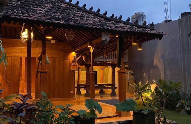Joglo Breeze Guesthouse and villa room 1