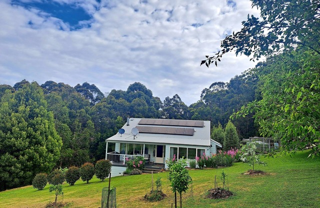 Johanna Meadows Cottage