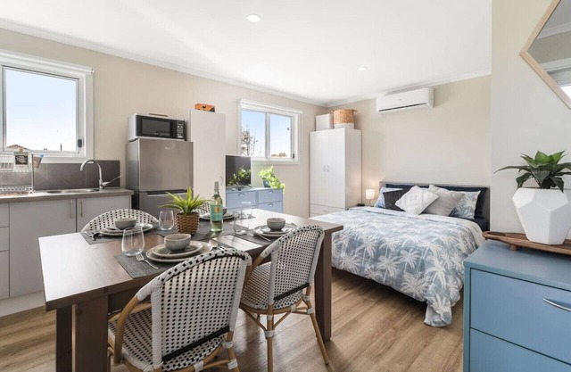 John's Place San Remo Studio Couples/Surfers/Pets
