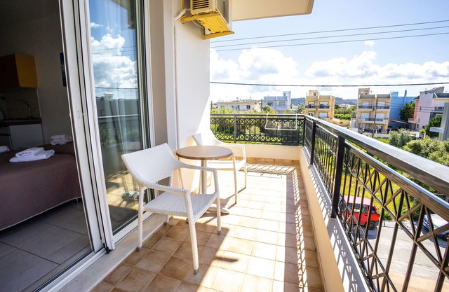 Johnhara Studios & Apartments