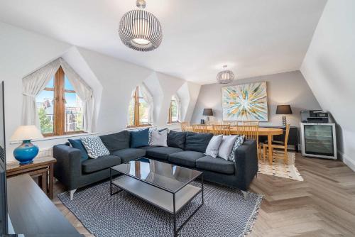 JOIVY Modern and elegant 2-bedrooms apartment