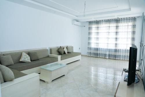 Joli Appartement S2 neuf de standing Kelibia