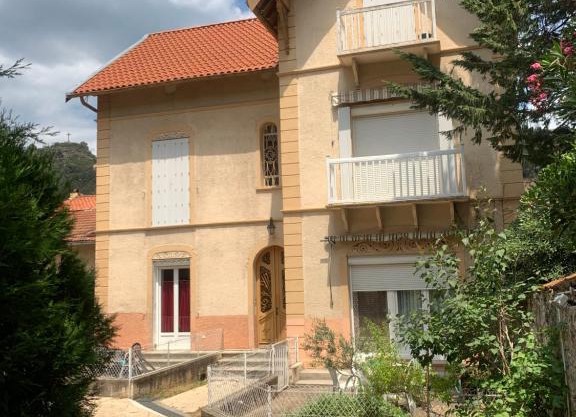 Joli studio dans maison de maître