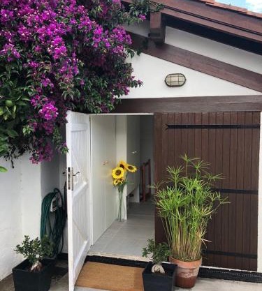 Jolie appartement individuel, dans un quartier calme très proche de la plage.