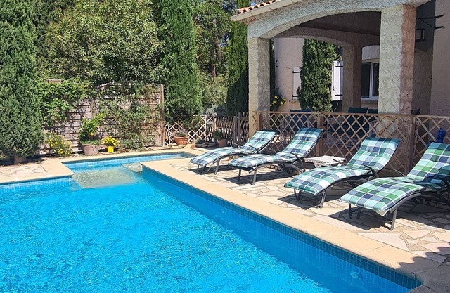 Jolie Maison de Campagne Avec Piscine Sous le Soleil de la Provence