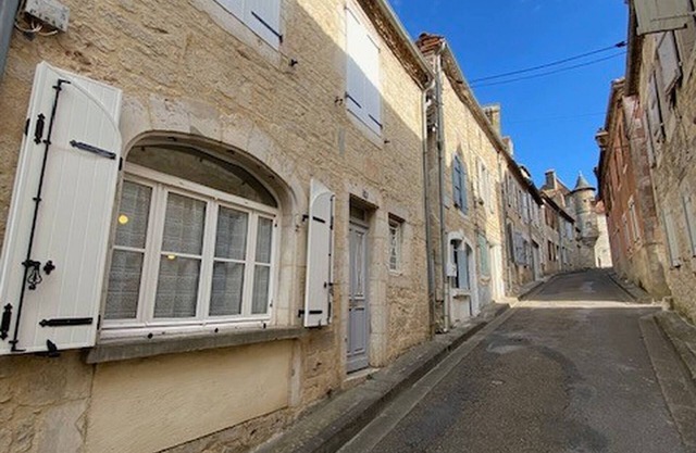 Jolie maison de ville à Gramat