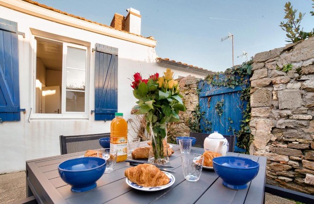 Jolie maison avec cour pour 5 personnes