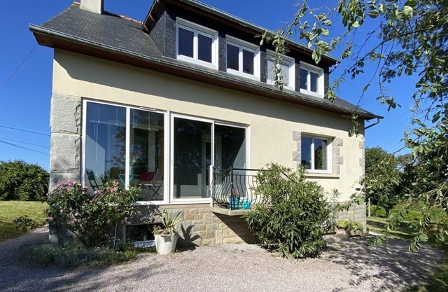 Jolie Maison Indépendante Située à Henansal
