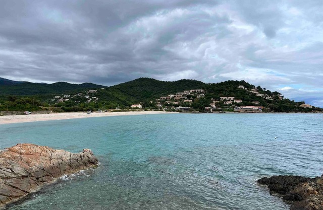 Bonita playa T2 en el sur de Córcega