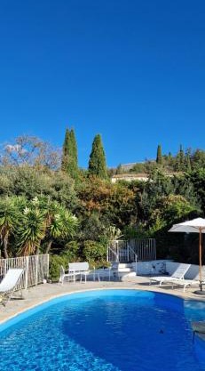 Jolie Villa ,Provencal style, view and pool