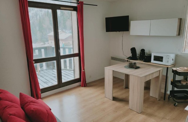 Jolies Appartement 6 couchages a praloup 1600 avec balcons