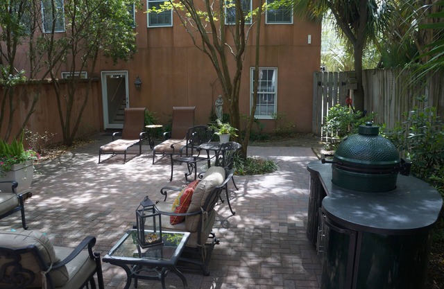Jones Street 5 estrellas inspirada en HGTV Carriage House Historic Savannah! Perros ok