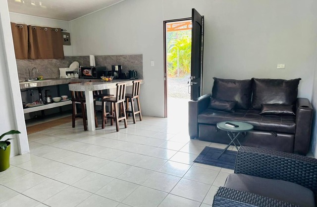Jonka House - Oasis privado con Lago y Piscina en el Arenal