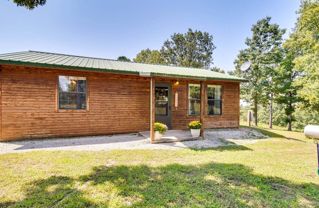 Jordan Cabin w/ Deck + Outdoor Dining!