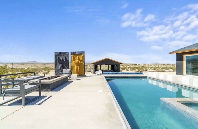Joshua Tree Oasis / Design + Views + National Park