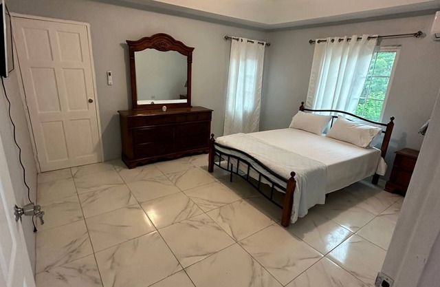 Joy's Vacation Villa Upstairs Apartment
