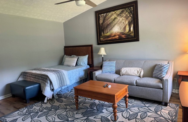 Joyful Place 2 King Bed 2 bath 10 Min to Berry College, Shorter University