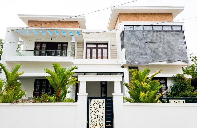 JP Haven - Luxurious 4 AC Bedroom Villa, Ernakulam